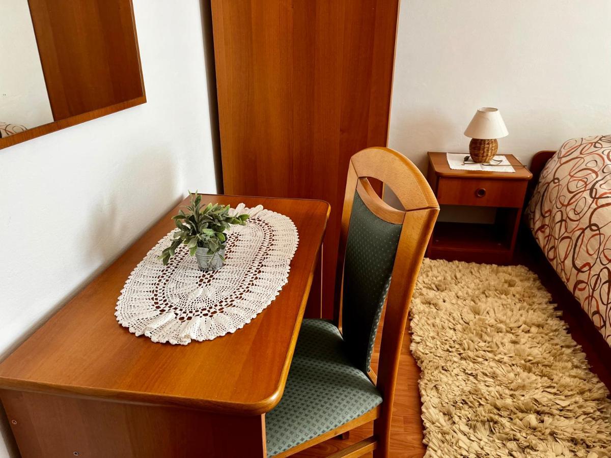 Apartments Maricic Banjol エクステリア 写真