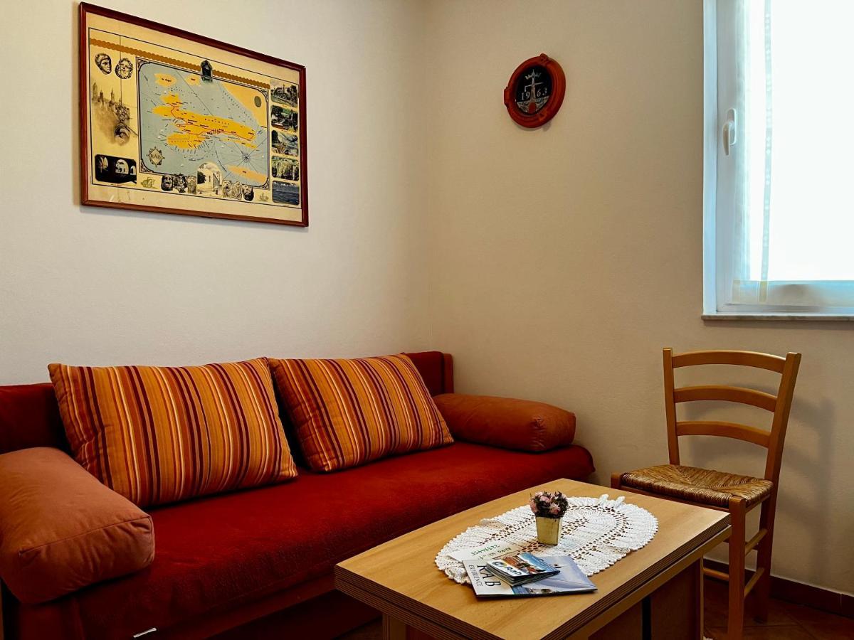 Apartments Maricic Banjol エクステリア 写真