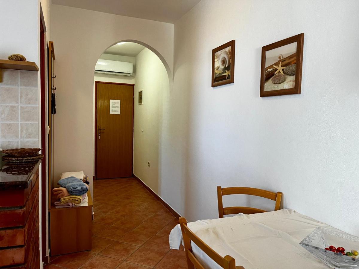 Apartments Maricic Banjol エクステリア 写真