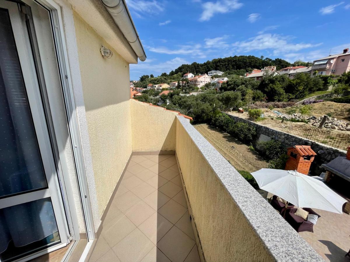 Apartments Maricic Banjol エクステリア 写真