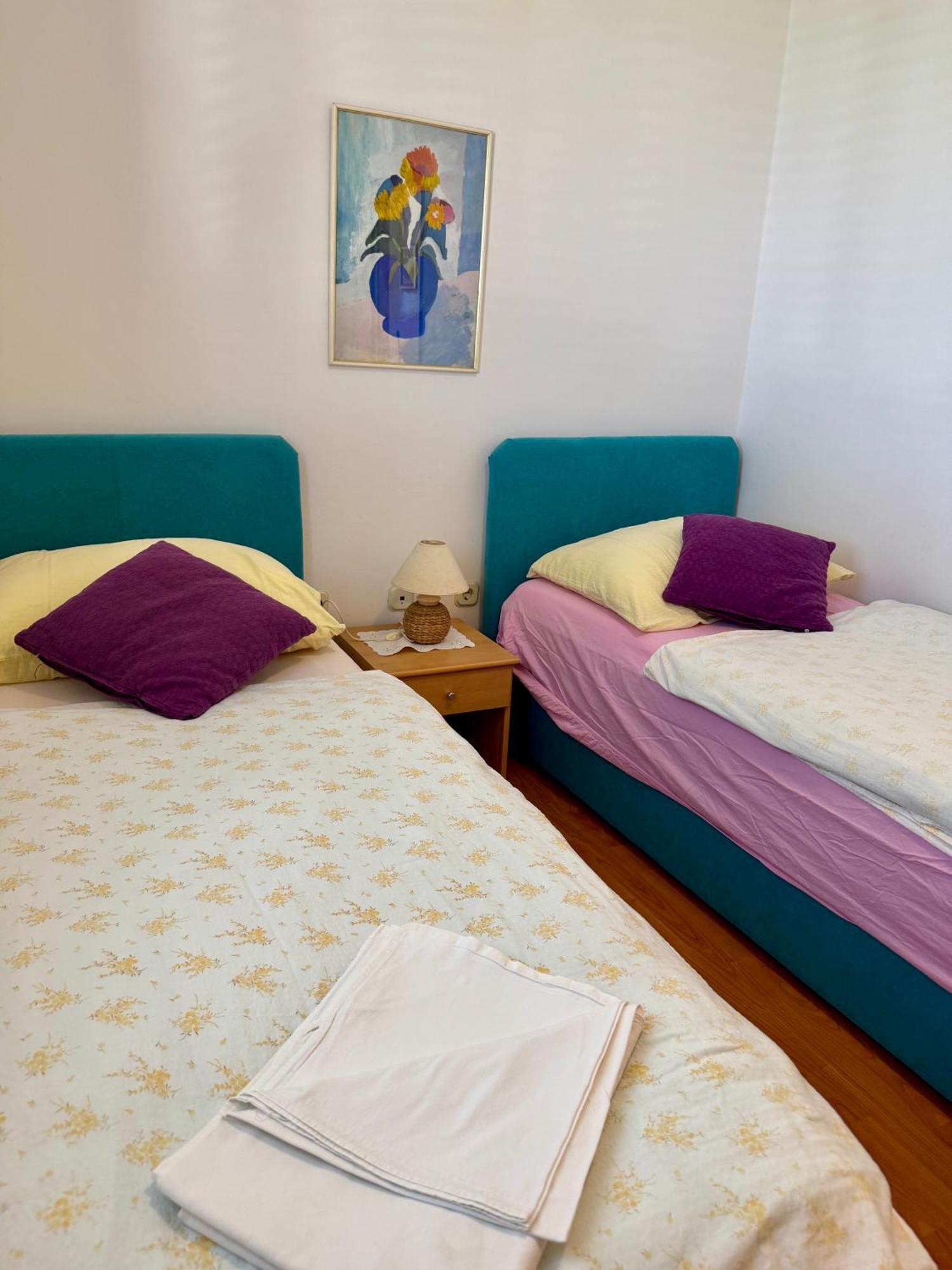 Apartments Maricic Banjol エクステリア 写真